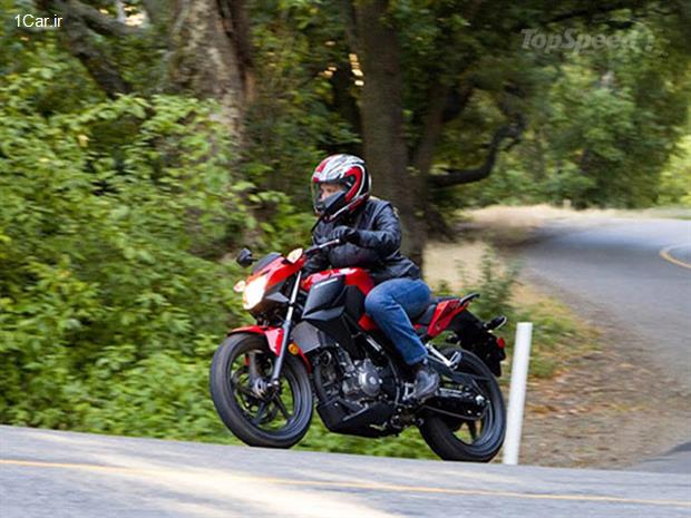 بررسی موتورسیکلت هوندا CB300F مدل 2015